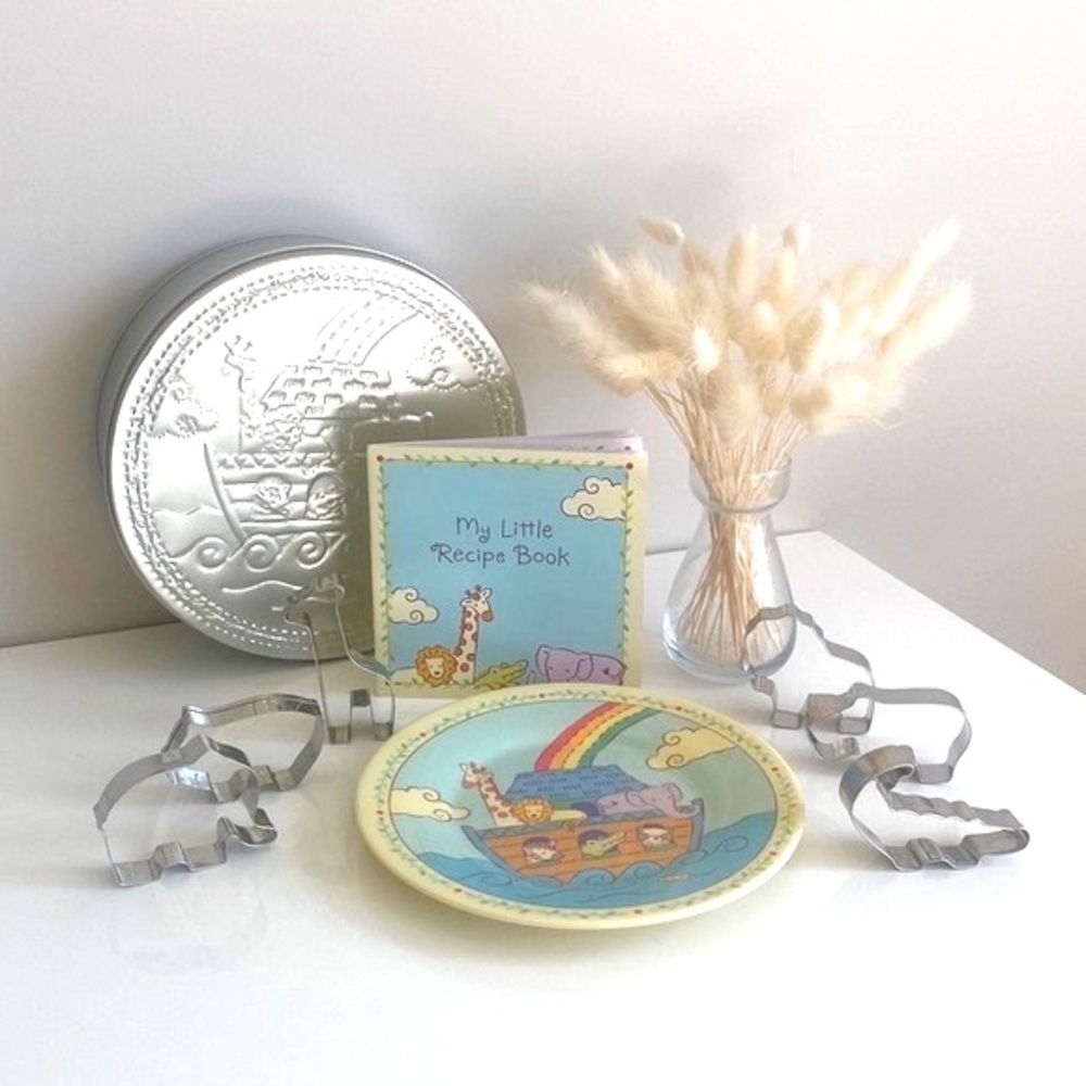 Noah’s Ark Cookie cutter set with metal tin, recipe book and plate